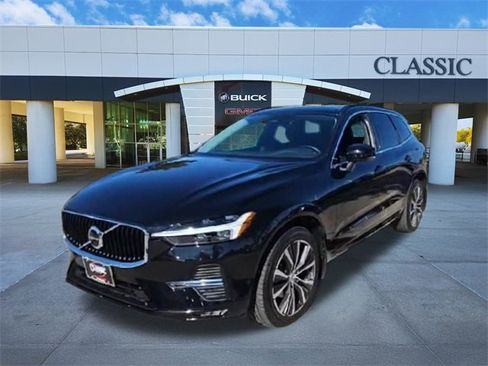 Used 2022 Volvo XC60 B5 Momentum w/ Climate Package image 4