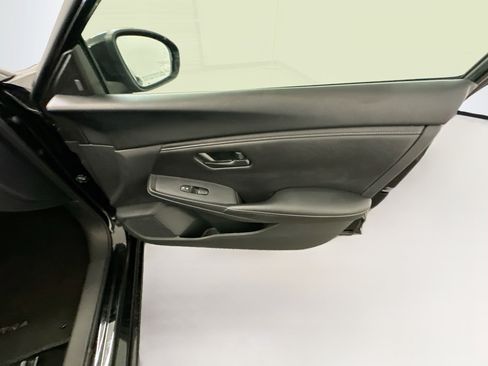 Used 2025 Nissan Sentra S FWD image 32