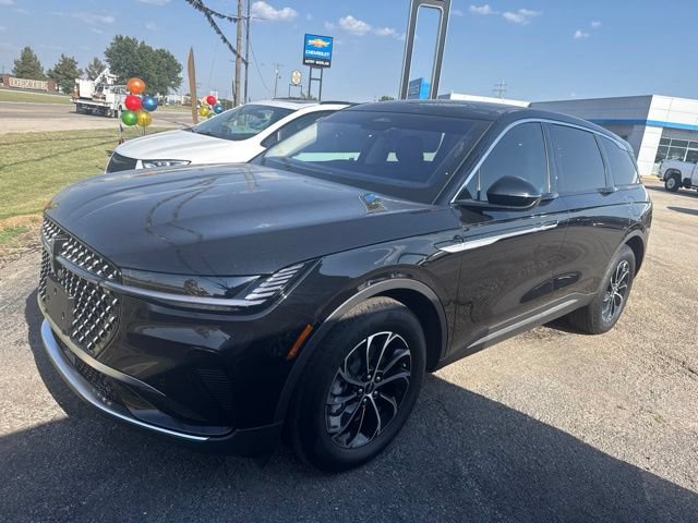 Used 2025 Lincoln Nautilus Premier AWD/4WD image 2