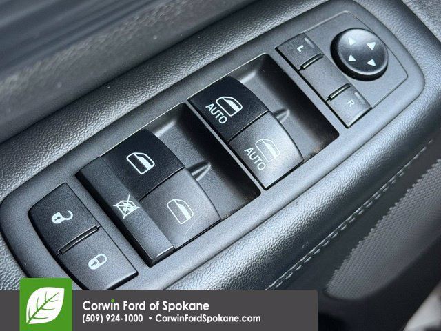 Used 2019 Jeep Grand Cherokee Altitude AWD/4WD image 20