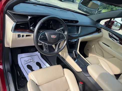 Used 2017 Cadillac XT5 Luxury w/ Driver Awareness Package FWD image 26