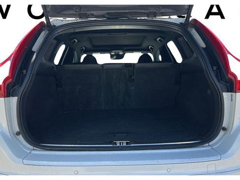 Used 2016 Volvo XC60 T6 Platinum image 33