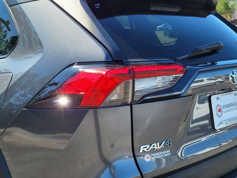 Used 2022 Toyota RAV4 XLE image 12