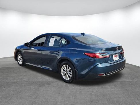 Used 2025 Toyota Camry LE image 6