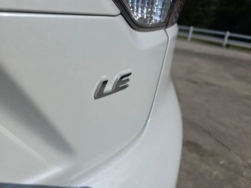 Used 2020 Toyota Corolla LE FWD image 12