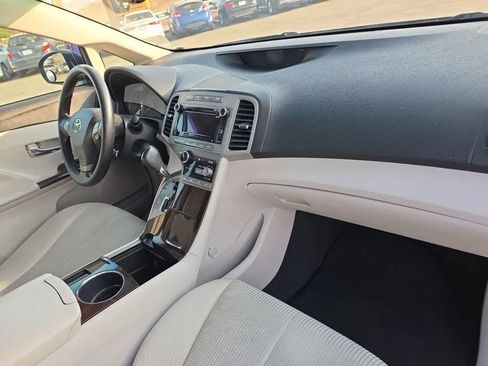 Used 2010 Toyota Venza FWD image 14