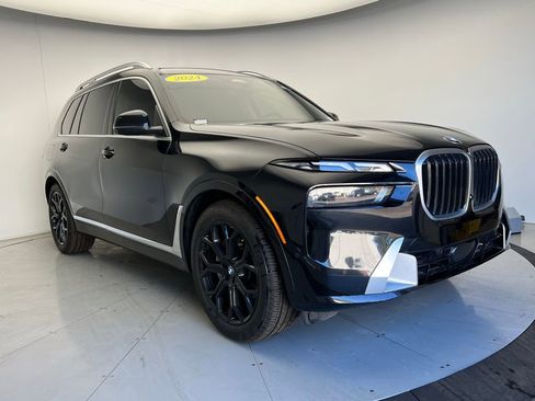 Certified 2024 BMW X7 xDrive40i w/ Premium Package image 2