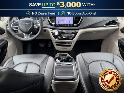 Used 2024 Chrysler Pacifica Touring-L AWD/4WD image 17