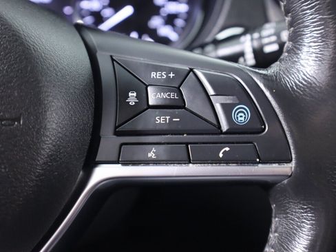 Used 2020 Nissan Rogue SV w/ Premium Package FWD image 15