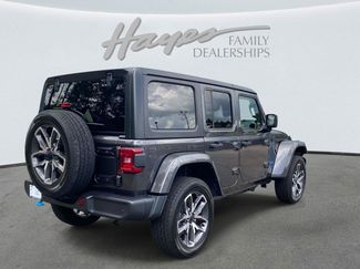 Used 2024 Jeep Wrangler Unlimited w/ Convenience Group AWD/4WD video 3