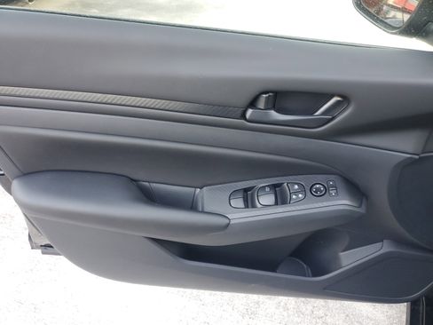 Used 2025 Nissan Altima 2.5 S FWD image 18