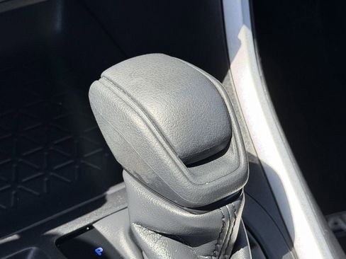 Used 2025 Toyota RAV4 XLE FWD image 21