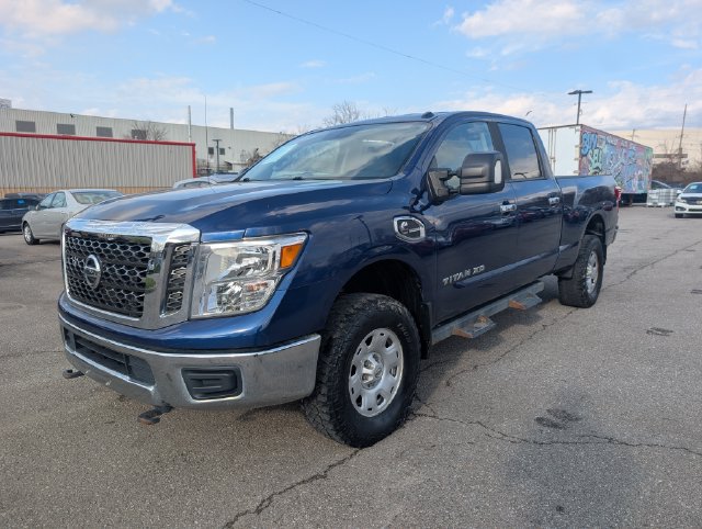 Used 2017 Nissan Titan SV AWD/4WD image 3