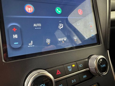 Used 2023 Ford Edge SEL image 41