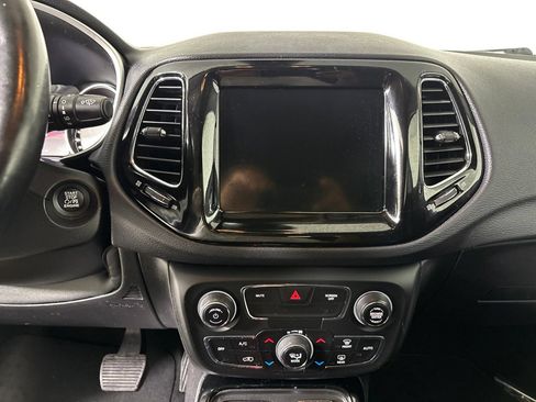 Used 2020 Jeep Compass Limited AWD/4WD image 17