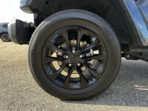 Used 2023 Jeep Wrangler Unlimited Sahara image 11