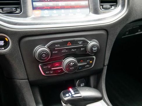 Used 2018 Dodge Charger R/T RWD image 28