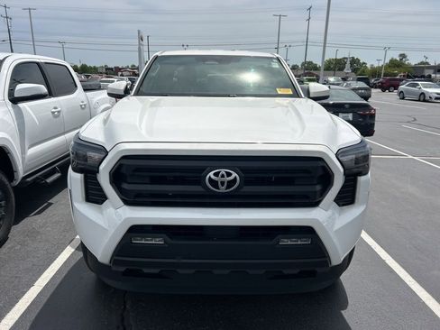 Used 2024 Toyota Tacoma SR5 image 12
