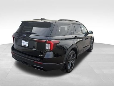 Used 2025 Ford Explorer ST-Line w/ Premium Package image 2