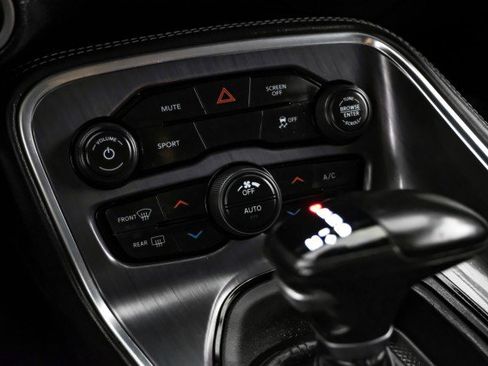 Used 2017 Dodge Challenger R/T image 13