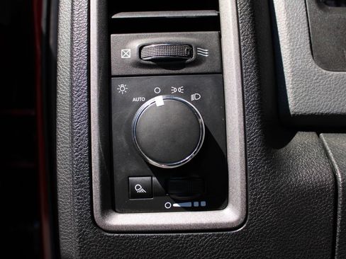 Used 2015 RAM 3500 Tradesman w/ Chrome Appearance Group image 15