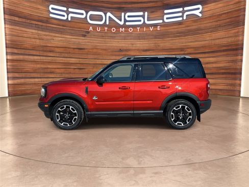 Used 2024 Ford Bronco Sport Outer Banks w/ Tech Package image 2