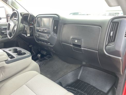 Used 2018 Chevrolet Silverado 2500 W/T image 29