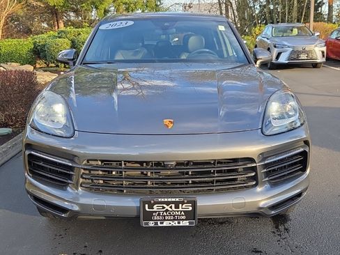 Used 2023 Porsche Cayenne Platinum Edition image 9