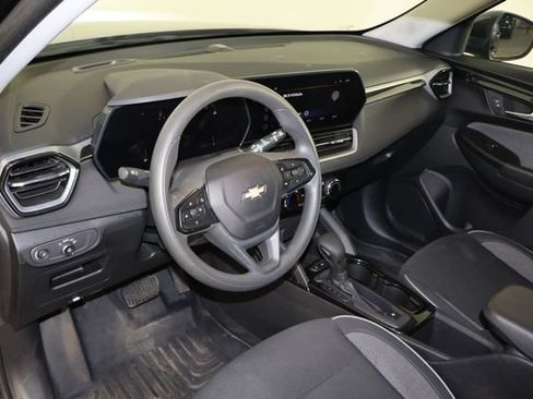 Used 2024 Chevrolet TrailBlazer LT FWD image 23