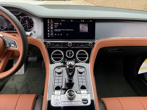 New 2024 Bentley Continental GT image 4