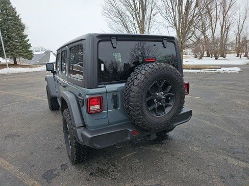 Used 2025 Jeep Wrangler Willys image 3