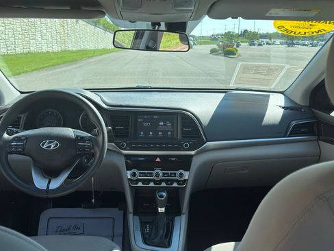 Used 2020 Hyundai Elantra SEL FWD image 14
