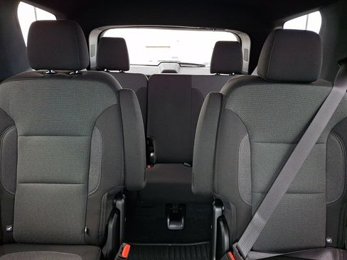 Used 2023 Chevrolet Traverse LT FWD image 20