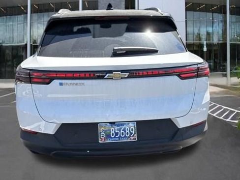 Used 2026 Chevrolet Equinox EV LT FWD image 8