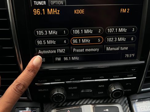 Used 2010 Porsche Panamera 4S image 89