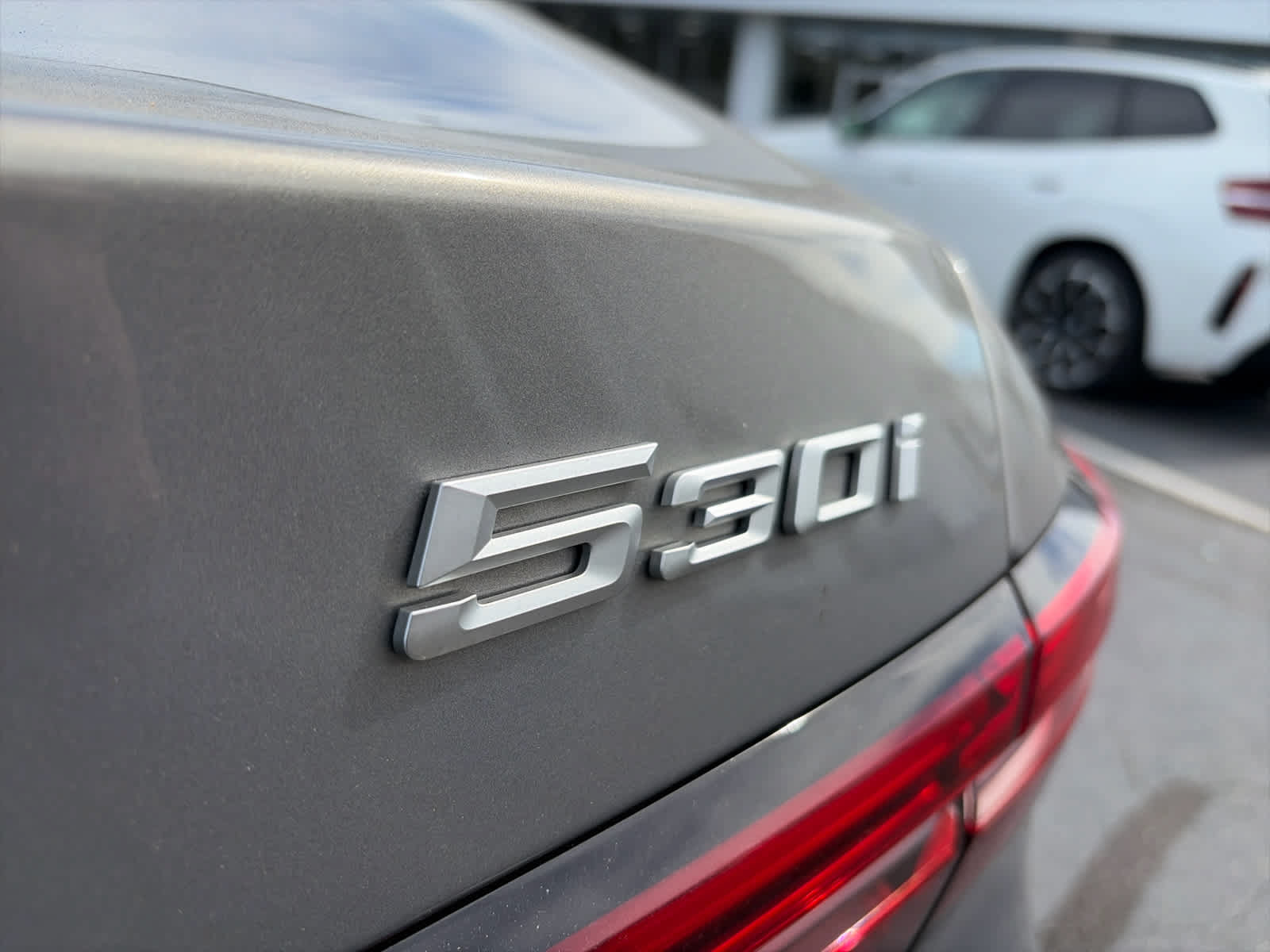 Used 2027 BMW 530i RWD image 5