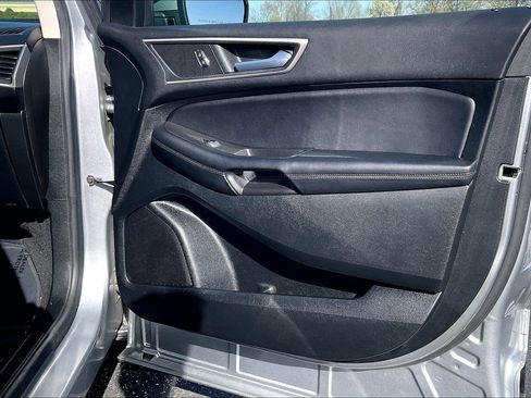 Used 2022 Ford Edge SEL w/ Convenience Package image 19