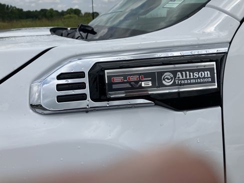 New 2025 GMC Sierra 2500 Pro w/ Convenience Package image 3