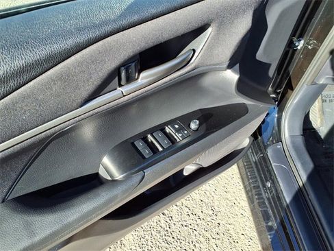 Used 2025 Toyota Camry LE image 11