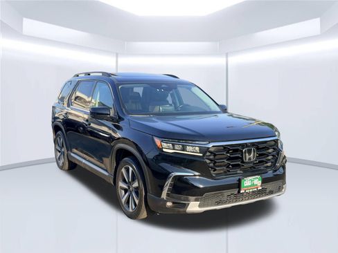 Used 2024 Honda Pilot Elite image 3
