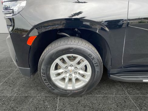 Used 2024 Chevrolet Suburban LT image 14