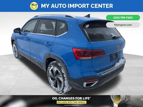 Used 2023 Volkswagen Taos SE image 4