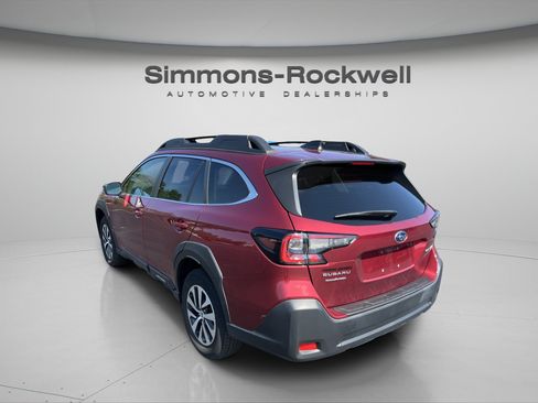Used 2024 Subaru Outback Premium AWD/4WD image 3