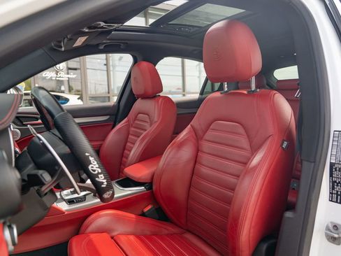 Used 2021 Alfa Romeo Stelvio Ti Sport image 13