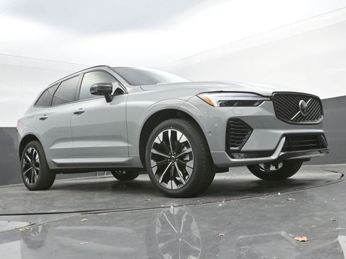 New 2026 Volvo XC60 B5 Plus w/ Protection Package Premier image 29