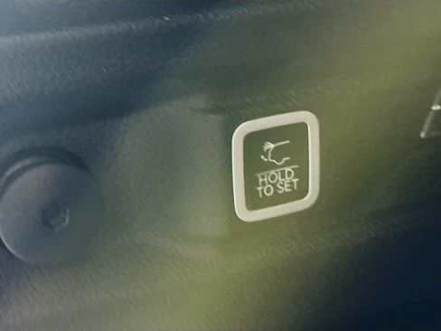 Used 2023 Jeep Grand Cherokee L Limited image 31