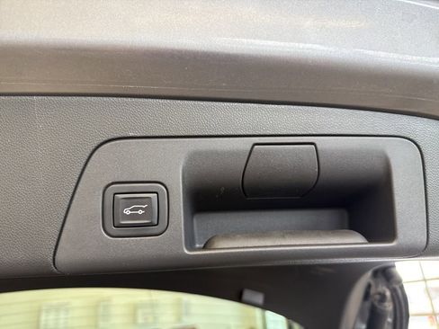 Certified 2022 Buick Envision Preferred FWD image 25