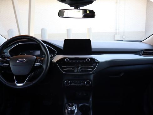 Used 2022 Ford Escape SEL image 16