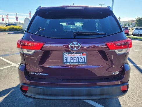 Used 2019 Toyota Highlander XLE image 5