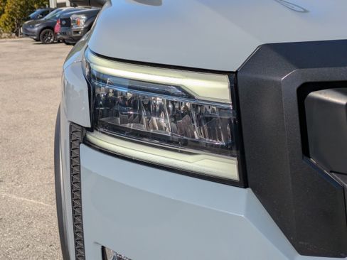 Used 2023 Nissan Frontier Pro-X w/ Pro Convenience Package image 10